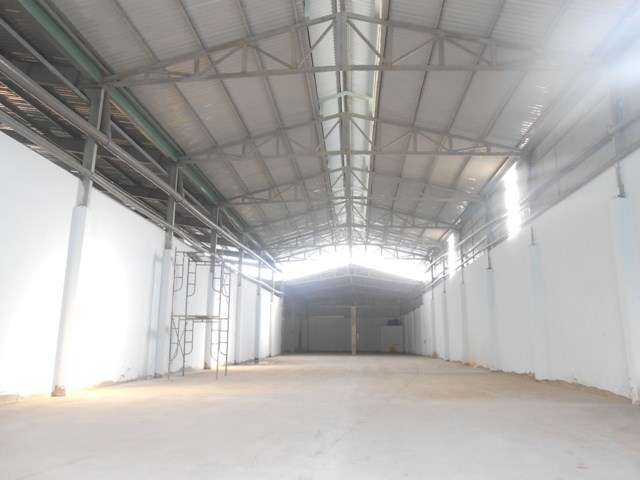 Cho thuê Kho, Xưởng 550m2, cao thoáng mát gần Lê Thúc Hoạch. Giá 35Tr/Th