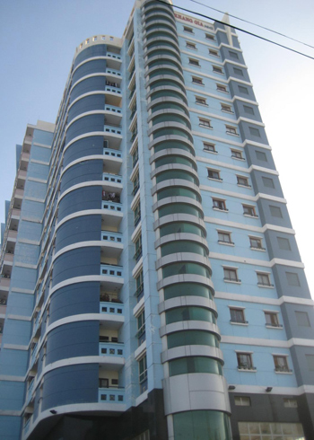 Cần bán gấp nhà quốc lộ 50 . Xem nhà liên hệ : Trang 0938.610.449 – 0934.056.954