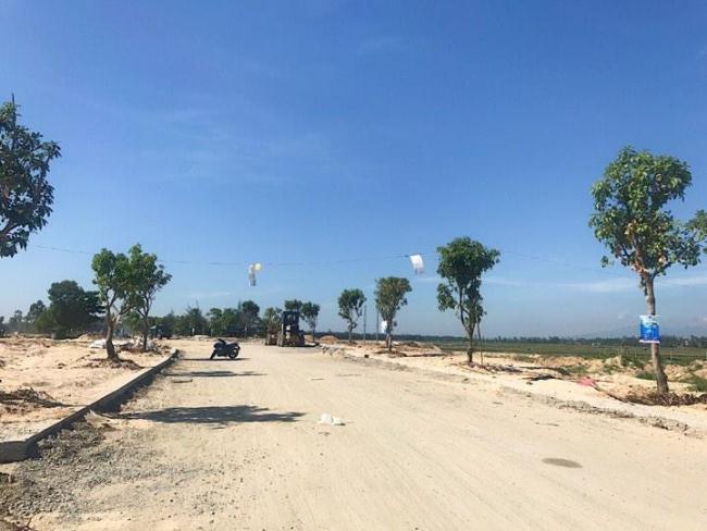CẦN BÁN 3 LÔ LIỀN KỀ KHU PHỐ CHỢ VEN BIỂN VIEW SÔNG - LH: 0982237396