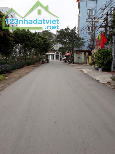 Bán nhà mới xây Tựu Liệt, Thanh Trì, Hà Nội. - Diện tích 55m2. - Xây 4.5 tầng.  kinh doanh - 1