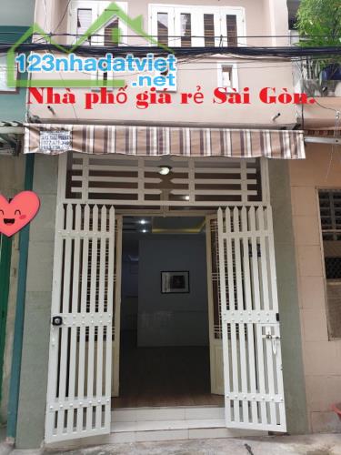 Nhà HXH KD Huỳnh Văn Bánh, P13, Phú Nhuận, 42m2, 2 tầng, giá rẻ. Tùng thổ cư.