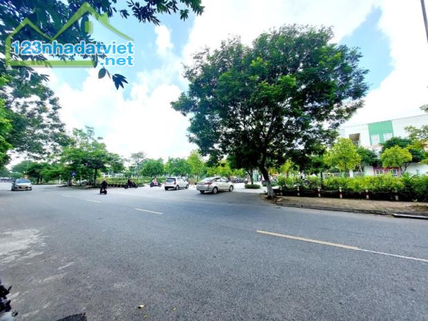 Bán GẤP! Đất mặt phố Phạm Khắc Quảng, view vườn hoa, kinh doanh, DT 61m2, MT 4m, giá 9.1 - 2