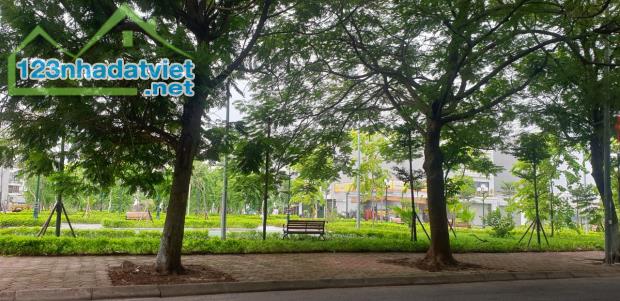 Bán GẤP! Đất mặt phố Phạm Khắc Quảng, view vườn hoa, kinh doanh, DT 61m2, MT 4m, giá 9.1