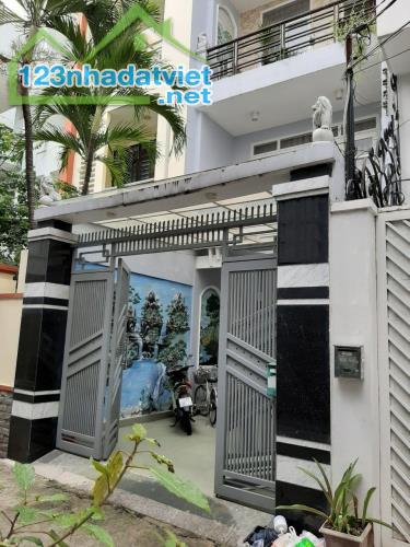 Nhà phố xinh 4.2 x 25.2m 1 trệt 3 lầu Nguyễn Thị Minh Khai Quận 1 TP.HCM