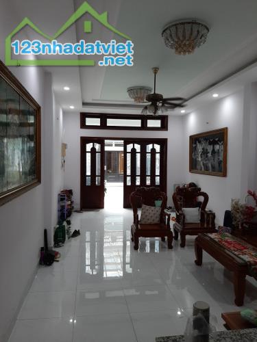 Nhà phố xinh 4.2 x 25.2m 1 trệt 3 lầu Nguyễn Thị Minh Khai Quận 1 TP.HCM - 3