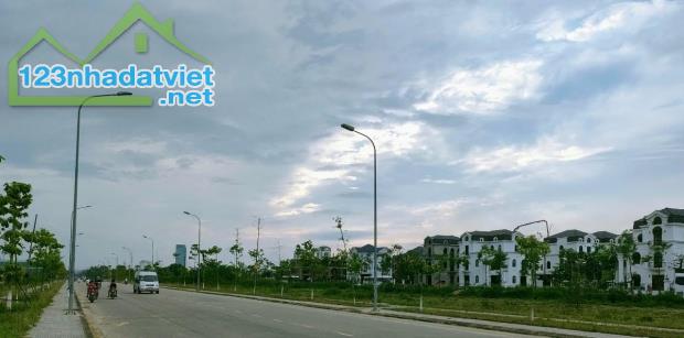 💥 Bán 1000m2 Đất dự án TMDV Mặt phố Nguyễn Văn Cừ, Long Biên, MT 50m, Chỉ 125 Tỷ 💥