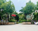 Bán biệt thự sân vườn Việt Hưng Long Biên đẳng cấp  hiện đại an ninh 3 thoáng 210m2 MT 12m