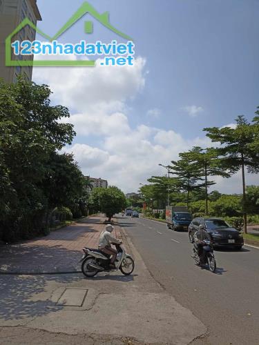Bán Đất Phân Lô Đẹp Tại đường Nguyễn Cao Luyện, Long Biên 50m2, 5.8m MT, KD, Ô tô