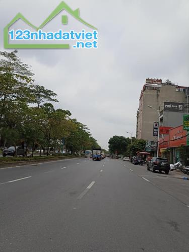 Mặt phố Cổ Linh - Long Biên - mặt tiền 7m - vỉa hè rộng - View thoáng - trung tâm sầm uất