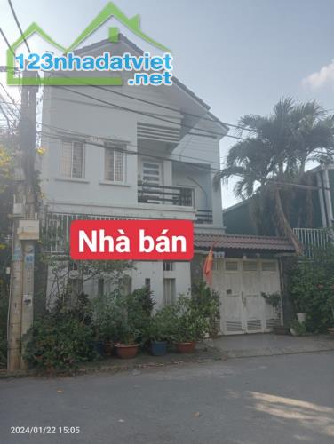 Bán gấp biệt thự khu dân cư Vạn Phát Hưng, P. Phú Thuận, Q.7 DT10x11,5m, CN 119m2