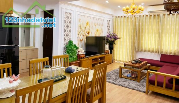 Bán căn hộ chung cư HH1 KĐT Yên Hòa- Dương Đình Nghệ 120m 3PN 2WC nhà đẹp đủ đồ giá 4.8 tỷ