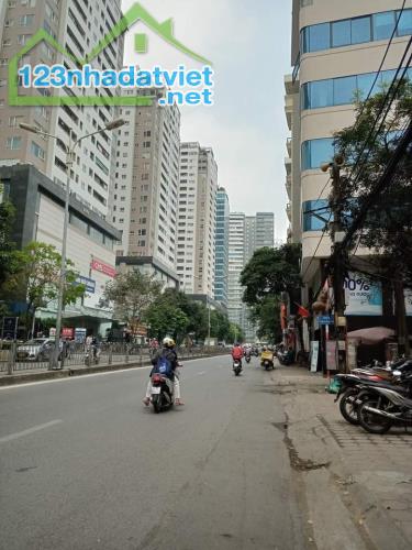 Bán nhà siêu rẻ cực đẹp phố Vũ Trọng Phụng quận Thanh Xuân giá có 6.5 tỷ.