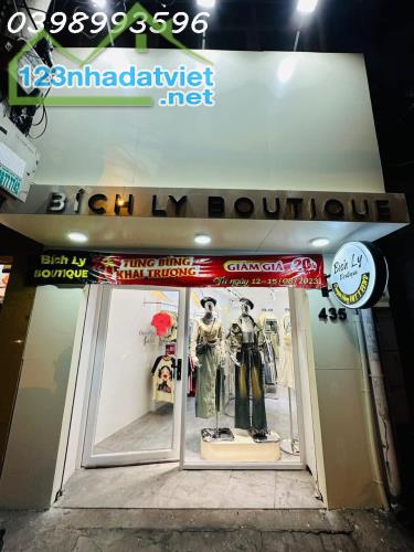Cho thuê mặt bằng đang mở shop quần áo - Địa chỉ: 435 Huỳnh Văn Bánh, p13, quận Phú - 4