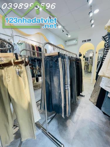 Cho thuê mặt bằng đang mở shop quần áo - Địa chỉ: 435 Huỳnh Văn Bánh, p13, quận Phú - 1