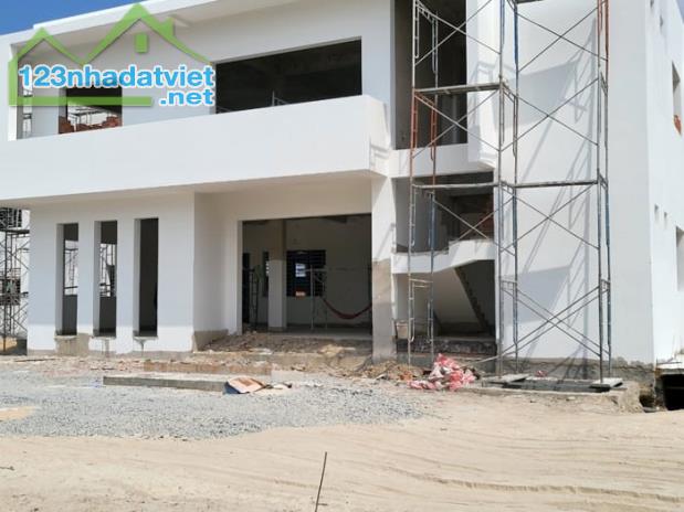 Cho thuê 4.500 m2 kho xưởng mới trong KCN Bình Dương Gía : 3.6 USD/m2 - 3
