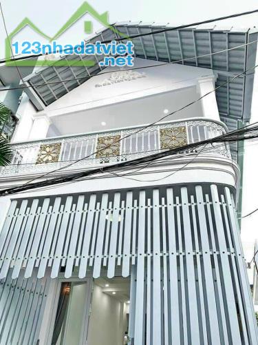 Chủ bán nhà 48m² 2 tầng Huỳnh Tấn Phát Quận 7 giá 4,7 tỷ thương lượng
