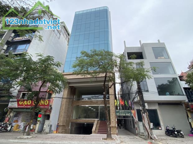 Cho thuê toà nhà Văn Phòng 9 tầng mặt phố Vũ Tông Phan Dt 190m2. Giá 200tr/th