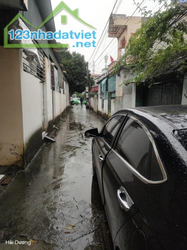 Bán đất ngõ phố Vũ Hựu, ph Thanh Bình, TP HD, 83.2m2, mt 4.24m, đường thông ô tô, chỉ 1.9 - 1