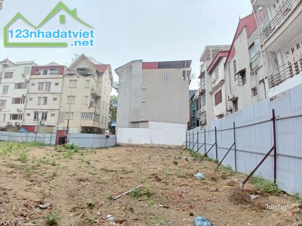 Bán thửa đất 3 mặt tiền phố Nguyễn Thị Định, mặt ngõ ô tô tránh, DT 84m2, MT 10m. Giá tốt - 1