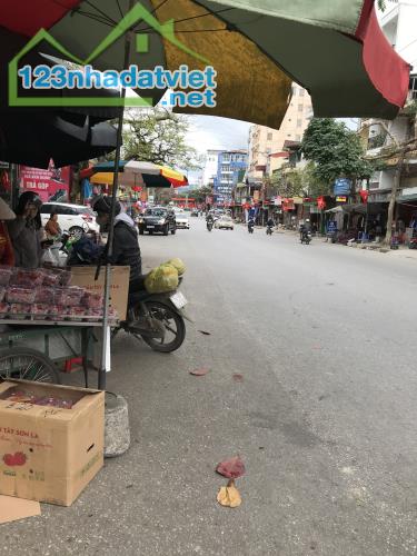 Cần Bán nhà 3 tầng măt tiền đường Nguyễn Thái Học, phường Trần Phú, thành phố Hà - 1