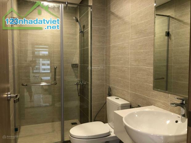 Chính chủ cho thuê căn hộ 2 PN + 1, 2 WC, diện tích 70m² tại Vinhomes Smart City.