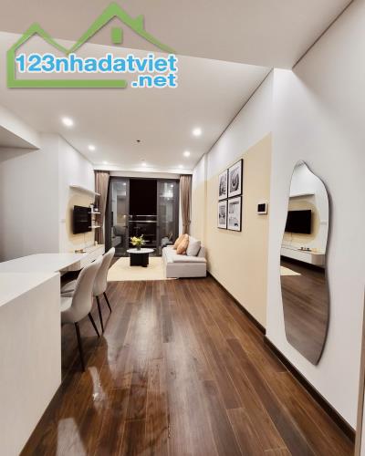 Cho thuê căn 3 NGỦ full nội thất đẹp View hồ  tại  vinhomes smart city