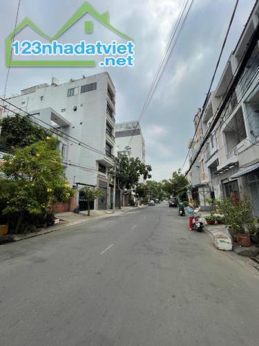 Nhà 4 tầng DTSD 200m2 - Khu đông Âu - Hoàng Quốc Việt - Quận 7 . tặng full nội thất - 1