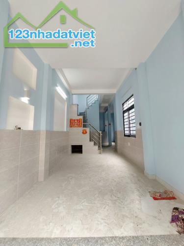 Cho thuê NNC xây mới 3 tầng gần chợ Nguyễn Chế Nghĩa P13.Q8. Giá 11 triệu - 1