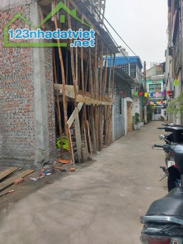 nhà xây mới đang hoàn thiện Nguyễn tường loan - lê chân # 4,35 tỷ - 2
