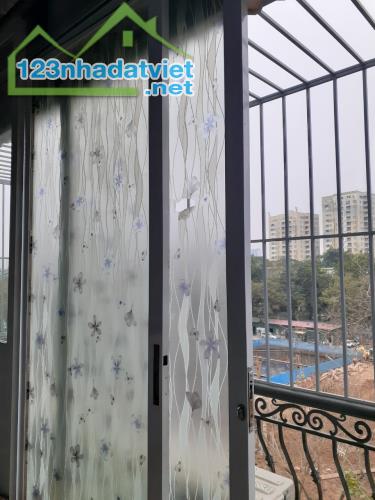 Cho thuê căn hộ mới tầng 6 phố Lương Đình Của 80m2 có thang máy, gần chợ, TTTM, nhà hàng - 1