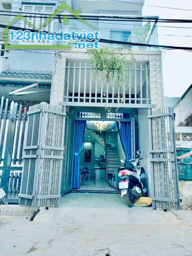Bán nhà 1 trệt 1 lầu đường oto thông thoáng gần chợ Tân Phong ( P,Tân Phong) giá 2ty250