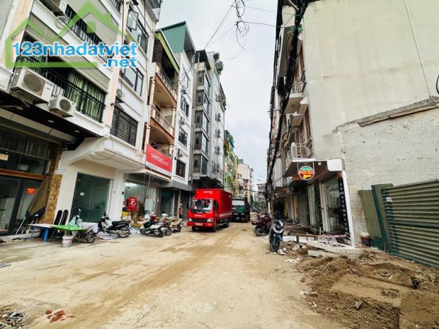Bán nhà phân lô mặt phố mới mở đường rộng vỉa hè 50.6m2 Phố Ngõ 168 đường Nguyễn Xiển - 2