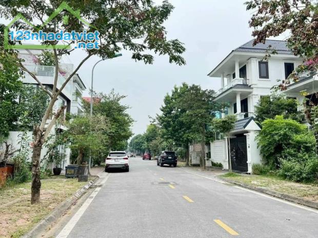 Bán đất biệt thự mặt phố Cao Thắng, KĐT Tuệ Tĩnh, TP HD, 160m2, mt 10m, đường 13.5m - 2