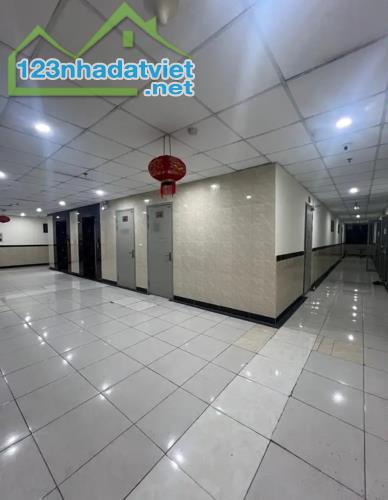 Căn hộ cc Nguyễn Xiển lô góc.DT63m², 2 ngủ 2 vệ sinh - tặng toàn bộ nội thất. SĐCC giá 2.4 - 3