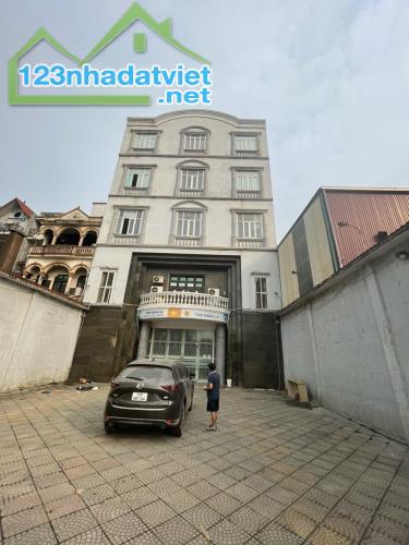 Cho thuê nhà trên phố Biên Giang - Hà Đông, diện tích 378m2/1 sàn nhà 5T mới đẹp lung linh - 1