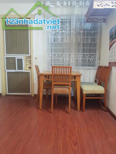 Chính chủ cho thuê căn hộ CCMN 50m2, 2 PN, Full nội thất đường Hàm Nghi View Vinhomes