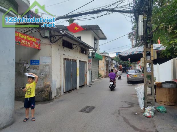Nhà dân xây cực chắc chắn phố Vĩnh Hưng, Hoàng  Mai 31m*4T giá 3,95 tỷ.