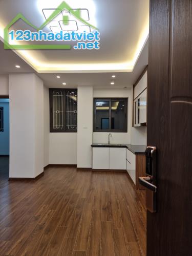 Bán căn hộ tầng cao tòa 18T Lê Văn Lương dt110m 3PN 2WC nhà đẹp có đồ giá hơn 5 tỷ - 2