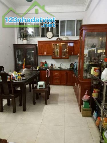 Đường Láng, Đống Đa, gần Ngã Tư Sở, đơn giản là cực rẻ, 57m2 mà có 3.8 tỉ. - 1