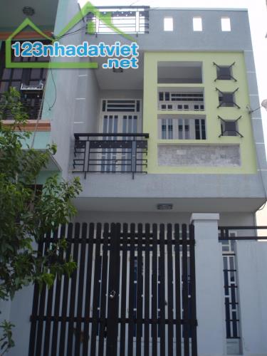 Nhà Lê Văn Quới, 4x11,5m đúc 1 tấm mới tinh, giá 3,05 tỷ