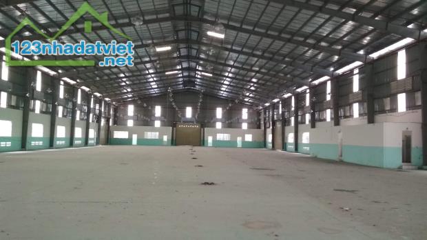 Cho thuê gấp kho xưởng mặt tiền đường Tuyến 2, Ấp 4, Hóc Môn, DT 2500m2, giá tốt Hóc Môn - 1