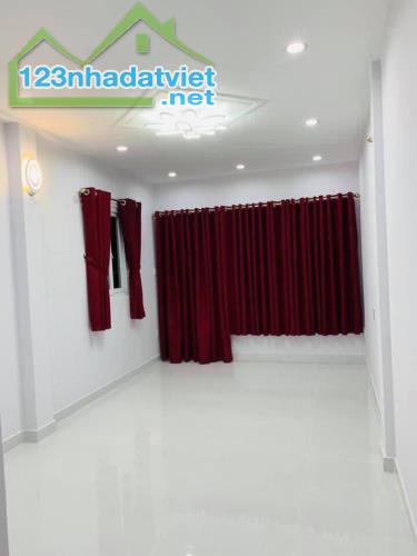 Bán nhà MT KD Nguyễn Trọng Tuyển, P8, Phú Nhuận, 40m2, 3 tầng. Ninh mặt tiền. - 2