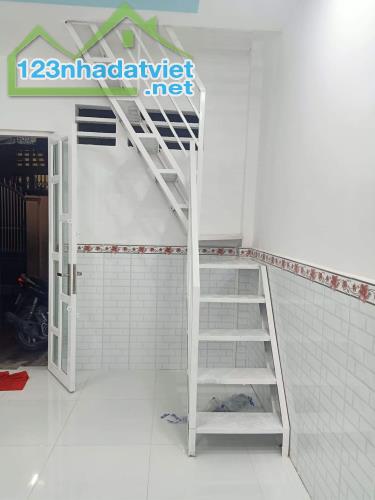 Bán nhà Hồ Thị Kỉ Quận 10 gần Hùng Vương, 3 tầng giá chỉ 2.5 tỉ - 2