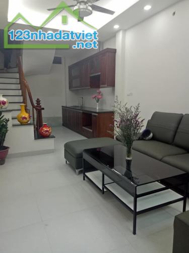 Bán nhà đường Nguyễn Thị Định, 5 tầng 47m2 Ngõ thẳng Nông, giá chỉ 4 tỷ 200tr - 2