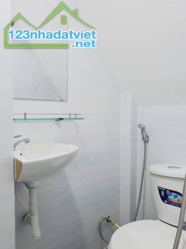 Bán nhà HXH Hoàng Hoa Thám, Phường 5 Bình Thạnh giá, 22m2 (2.7x8) giá 2.75 tỷ TL