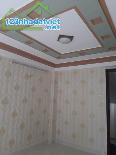 Nhà 42m2 trung tâm Quận 4, 3 tầng kiên cố, giá không thể chê 3.35 tỉ