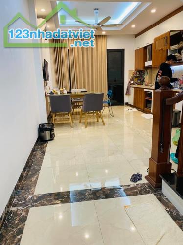 BÁN GẤP Lạc Long Quân 5 Tầng 45m2 Phân lô, Cách 15m Ôtô tránh, Nhà đẹp ở ngay 7,5 Tỷ - 5