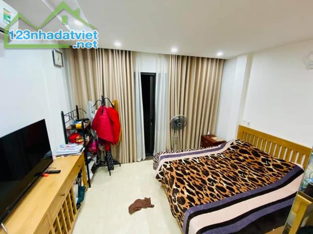 BÁN GẤP Lạc Long Quân 5 Tầng 45m2 Phân lô, Cách 15m Ôtô tránh, Nhà đẹp ở ngay 7,5 Tỷ - 3