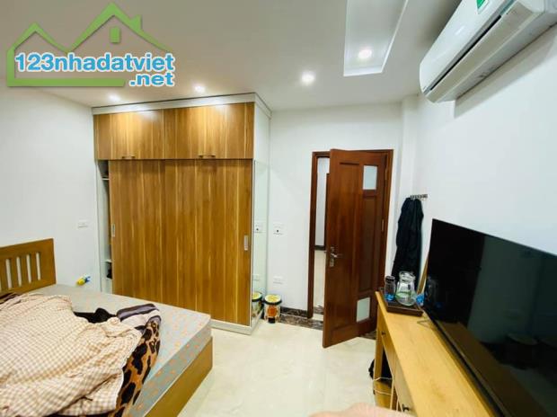 BÁN GẤP Lạc Long Quân 5 Tầng 45m2 Phân lô, Cách 15m Ôtô tránh, Nhà đẹp ở ngay 7,5 Tỷ - 2