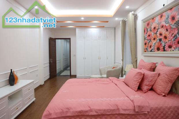 Bán Nhà Lô góc 52m2 6 tầng TM Mặt phố Ngọc Khánh, Ba Đình, KD đỉnh, Giá 20 tỷ.